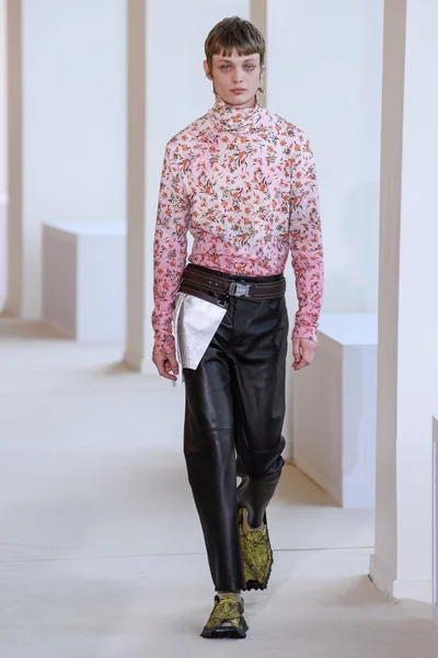 Look 30